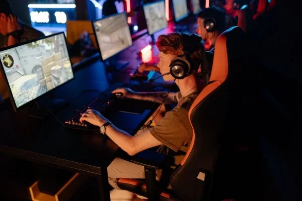 中国战队17Gaming征战PUBG全球锦标赛：圈运起伏左右冲冠节奏与临场抉择